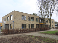 902161 Gezicht op het nieuwbouwpand van de Christelijke basisschool de Koningin Beatrixschool (Rosweijdelaan 1) te De ...